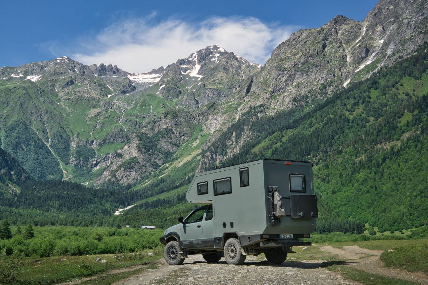 Georgia en camper 4x4 o autocaravana acampando Georgia en camper 4x4 o autocaravana acampando